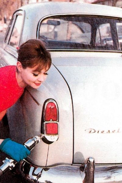 Konkurrenz für den Ponton-Mercedes: Der bei Pininfarina designte und 1955 lancierte Peugeot 403 avancierte zum ersten Millionseller der Marke. (Bild: Peugeot)