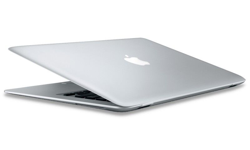 Mit seinem internen 40 Wh Akku läuft das Apple MacBook Air ganz leicht 5 Stunden oder mehr, auch im vollen Office-Einsatz. Der Akku läßt sich allerdings nicht auswechseln. (Archiv: Vogel Business Media)