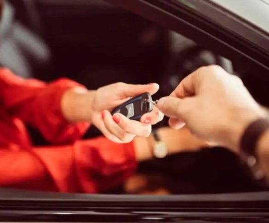 Zwar geht es der Autoindustrie – und damit auch der deutschen – derzeit nicht besonders gut, doch hat sich laut Analyse nun herausgestellt, dass man weltweit bei den Verkäufen die Pole Position halten konnte.(Bild:  K. Haberle)