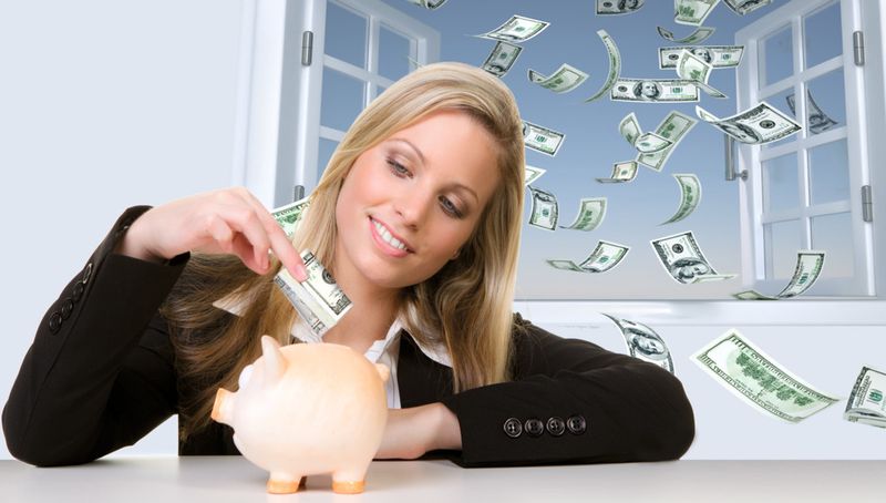 Werfen Sie Ihr Geld nicht zum Fenster hinaus! Marketing-Maßnahmen brauchen ein konsequent eingesetztes Lead Management. (Bildquelle: Fotolia.com © Orlando Florin Rosu/Rofeld/Hempelmann)
