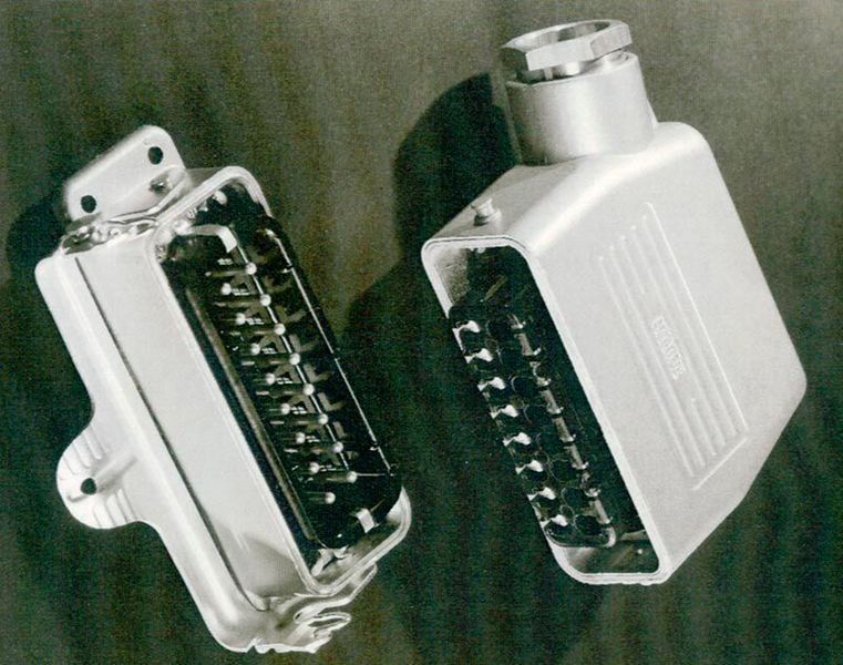 1956: Die Geburtsstunde der Han-Steckverbinder. Schon in frühen Jahren erkannte der Gründer Wilhelm Harting den Bedarf neuer technischer Produkte für die aufstrebende deutsche Industrie. Zusammen mit vielen Experten und den richtigen Maschinen wurde die Konstruktion eines Steckverbinders vorangetrieben, der robust, leicht handhabbar und für vielfältige Zwecke anwendbar sein sollte. Der Han (= Harting Norm) Steckverbinder wurde 1956 patentiert und 1957 amtlich als Warenzeichen eingetragen. (Harting)