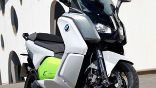 Premiere in Berlin: Im Berliner BMW-Motorradwerk läuft seit Freitag der Elektroroller „C Evolution“ vom Band. (Foto: BMW)