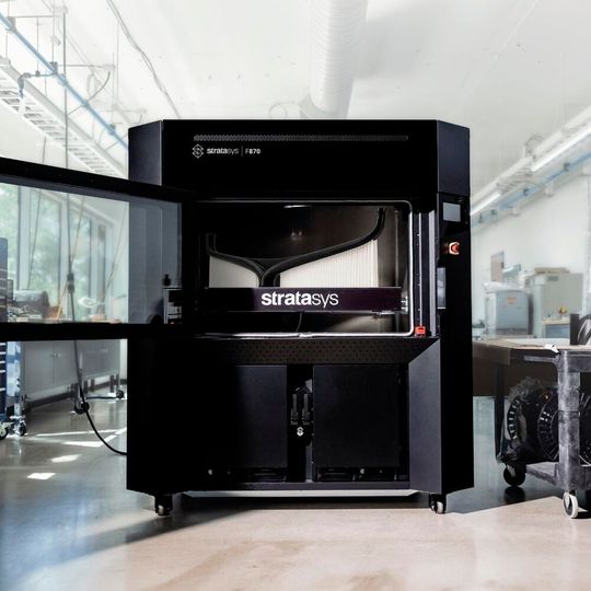 Stratasys F870 FDM system, a large-format additive manufacturing platform designed for industrial manufacturers, automotive OEMs, aerospace & defense production lines, looking to scale production on the factory floor.(Source:  Stratasys)