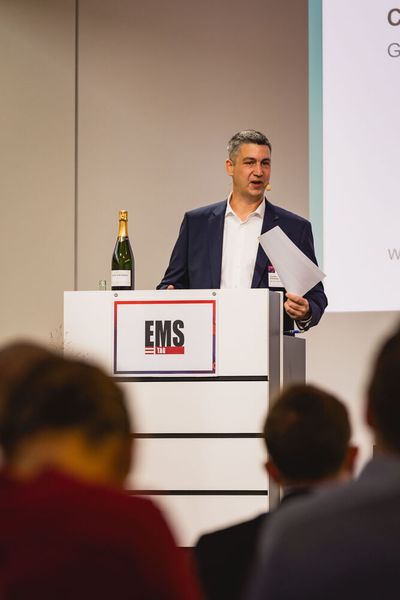 Impressionen vom 24. Würzburger EMS-Tag: Im Mittelpunkt standen aktuelle Branchenthemen, praxisnahe Impulse und insbesondere der persönliche Austausch innerhalb der EMS-Community. (Bild: Stefan Bausewein)