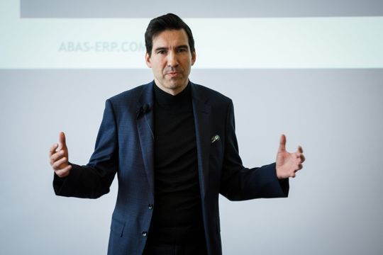 (Marcus Pannier, Geschäftsführer der abas Software GmbH, auf der EUG-Tagung 2023 am 17. März 2023 in Kassel. (Bild: Karsten Socher Fotografie))