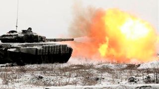 Harte Schläge tauschen die Ukraine und Russland im herrschenden Konflikt aus. Doch unsere Wirtschaft wird dabei auch getroffen. Experten sprechen von Konjunkturrückgängen und Jobverlusten. Hier ein Statement. (Bild: V. Volkowitsch)