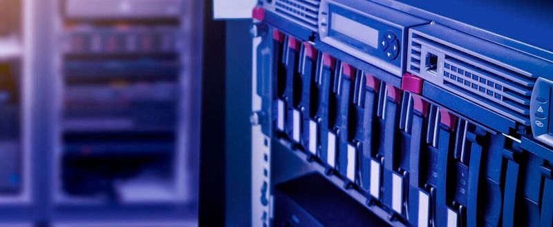 Eine einheitliche Speicherlösung bietet nicht nur Schutz vor Cyberangriffen, sondern kommt auch der Patientenversorgung und der Effizienz der Einrichtung zugute.(©  AnuchaCheechang, Getty Images via Canva.com)