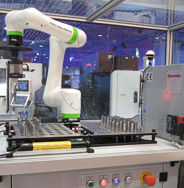 With the robotic automation of the proven AeroLap system, Okamoto introduces a unique solution to the market, offering a true performance booster, especially for tool manufacturers and mold makers. (Image:Okamoto)