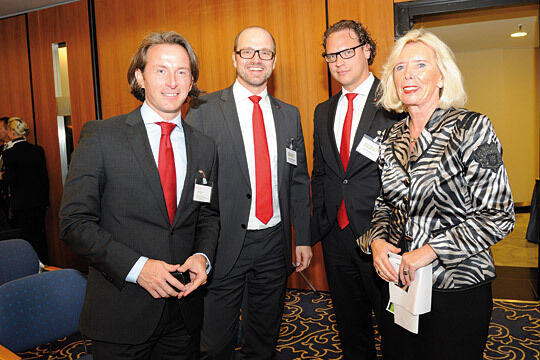 Das Team von der Santander Consumer Bank: (v. li.) Thomas Hanswillemenke, Sönke Roggenbuck, Jascha Bräuer, Marion Johl. (Archiv: Vogel Business Media)