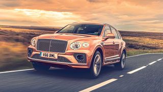 Zu Preisen ab rund 182.000 Euro bietet Bentley ab sofort den gelifteten Bentayga an. (Bild: Bentley)