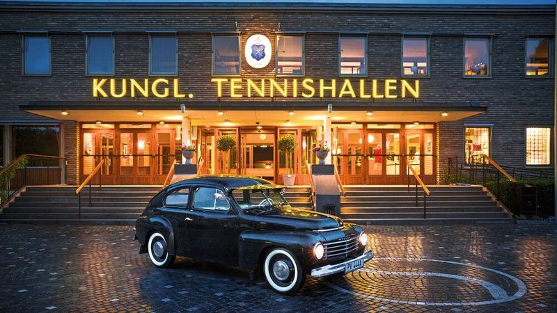 Präsentiert wurde der PV444 in den königlichen Tennishallen Stockholm bereits im September 1944, gebaut wurde er aber erst drei Jahr später. Dennoch gilt er als erster neue Volvo nach dem Krieg und gleichzeitig als erste Nachkriegsneukonstruktion Europas überhaupt.  (Volvo)