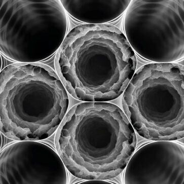 Kaust researchers have discovered a self-assembling foam (pictured above) with a complex hierarchical structure that can absorb and release lithium ions repeatedly. Kaust researchers have discovered a self-assembling foam (pictured above) with a complex hierarchical structure that can absorb and release lithium ions repeatedly.