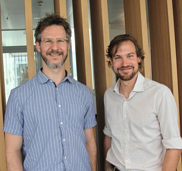 Dr. Jürgen Bock (li.) und Manuel Kaspar arbeiten in der Kuka Konzernforschung an den Schwerpunkten Deep Learning Machine Learning, Reinforcement Learning und Data Analytics. (Karin Pfeiffer)