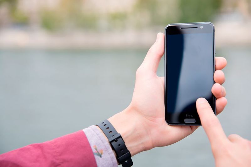 Das Smartphone verfügt über eine 13-Megapixel-Kamera.  (HTC)