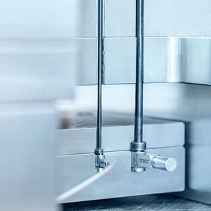 The E 6750 cavity pressure sensor, on the other hand, is utilised for indirect measurement.