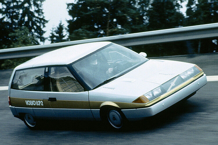 Und auch unter der Motorhaube spielte Zukunftsmusik: Ein 1,3-Liter Magnesium-Leichtbau-Turbodieselmotor mit 37 kW/50 PS und ein 1,4-Liter-Turbodieselmotor aus Gusseisen mit 66kW/90 PS. Letzteres nutzte statt eines Kühlmantels im Zylinderkopf das Motoröl zur Wärmedämmung. (Foto: Volvo)