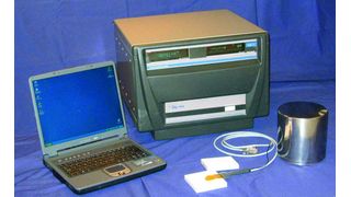 Die Systeme der Geräteserie Hotdisk bestimmen simultan die Wärmeleitfähigkeit, die Temperaturleitfähigkeit sowie die spezifische Wärmekapazität. (Archiv: Vogel Business Media)