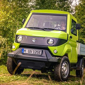 Die TU München hat einen nachhaltigen Pick-up für Schwellenländer entwickelt. Das A-Car wird inzwischen von der Firma Evum Motors produziert und vertrieben.(Bild:  Evum)