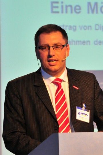 Wilhelm Grafen stellte das Projekt „Startklar“ vor, mit dem sich die Handwerkskammer Aachen um Fachnachwuchs bemüht. (Foto: Schmidt)