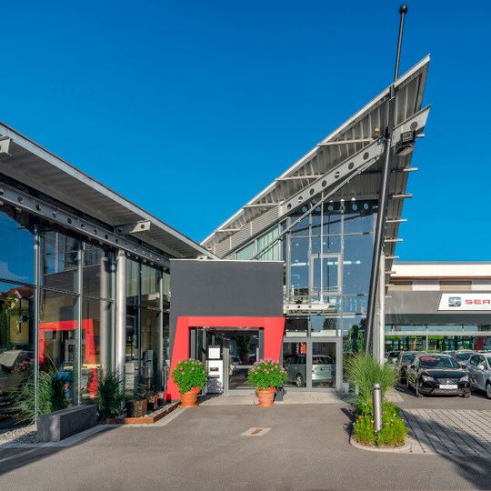 2017 war für das Autohaus Weeber das erste volle Geschäftsjahr mit der VW-Konzernmarke Seat im Portfolio.(Bild:  Oswald Fotodesign)