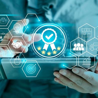 kundenerlebnis-tom-adobestock-531012009-neu-1200x675v1 (Bild: © Tom/stock.adobe.com)