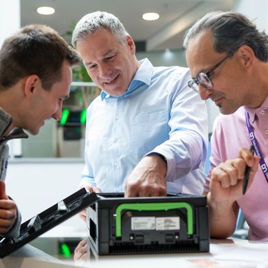 Transparenzgewinn am Beispiel Geldkassette: Diebold Nixdorf weiß nun, dass etwa 85 Prozent ihrer Umweltwirkungen auf zwei Bauteile zurückführen sind. Diese Er-kenntnisse fließen in die Weiterentwicklung des Produktes ein. (Bild: Fraunhofer IEM)