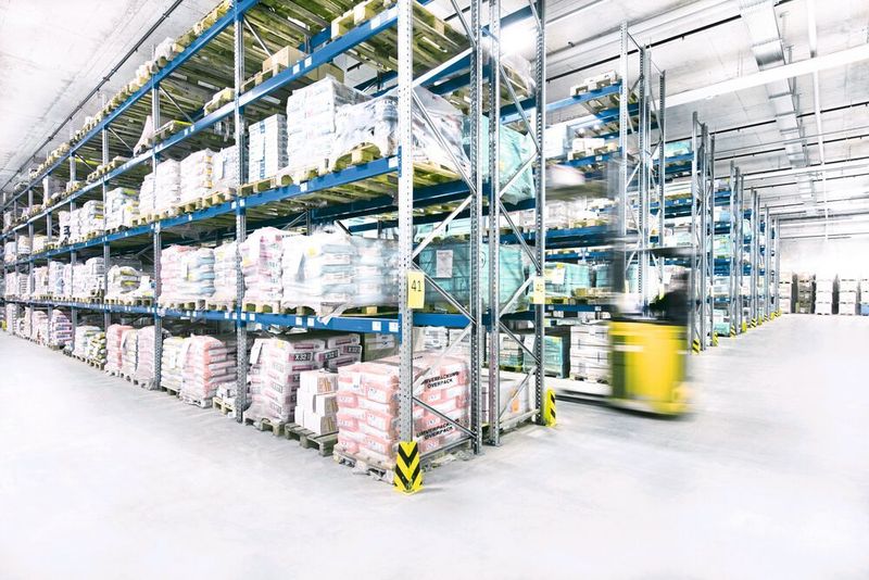 Mit den Paletten- und Fachbodenregal-Systemen von SSI Schäfer lassen sich anforderungsgerechte und auf die jeweiligen Artikel exakt abgestimmte Lageranlagen realisieren. (SSI Schäfer)