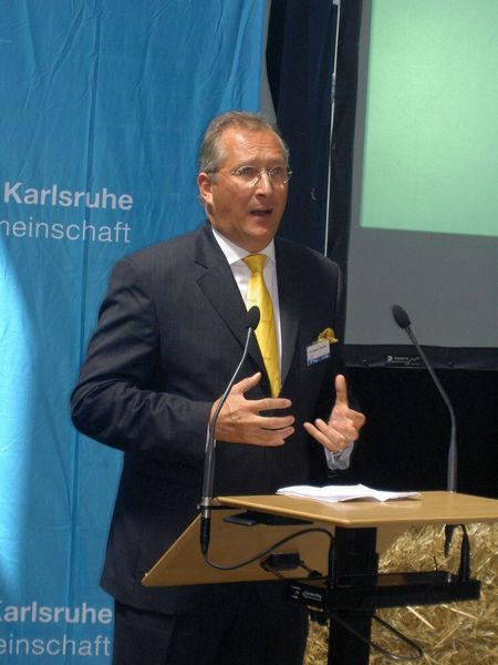 Dr. Stephan Reimelt, Mitglied des Vorstandes der Lurgi: “Das Bioliq-Verfahren ist ein Meilenstein in der Entwicklung der zweiten Generation von Biokraftstoffen. (Archiv: Vogel Business Media)