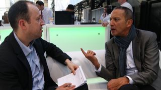 IT-BUSINESS-Redakteur Michael Hase im Gespräch mit Also-Actebis-COO Gustavo Möller-Hergt (Archiv: Vogel Business Media)