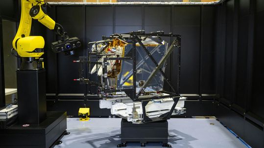 Airbus Constellation production line OneWeb satellite 3D measured(Source:  Airbus SAS 2026)