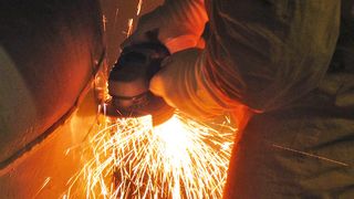 Wird ein KKW demontiert, kommen überall da, wo keine Kontamination vorliegt, herkömmliche Trennverfahren zum Einsatz. (Bild: Nukem)