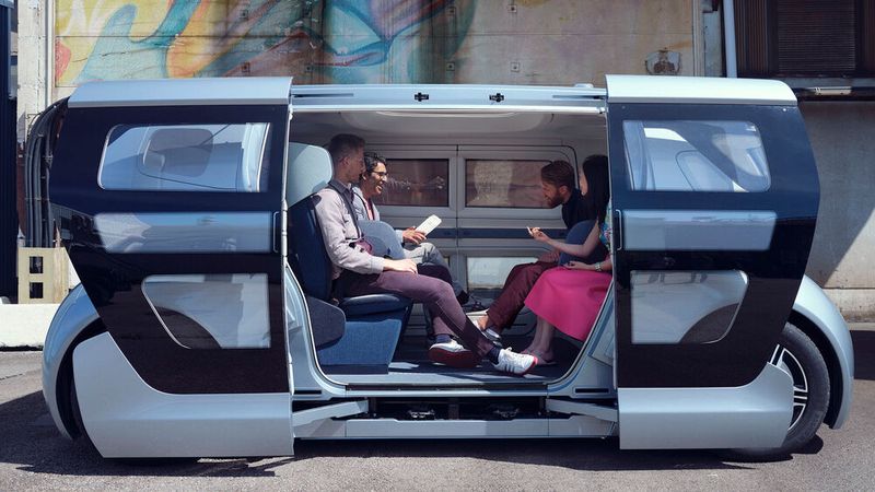 Platz bietet der rund 4,30 Meter lange und über zwei Meter breite Stromer für maximal sechs Fahrgäste. (Bild: NEVS)