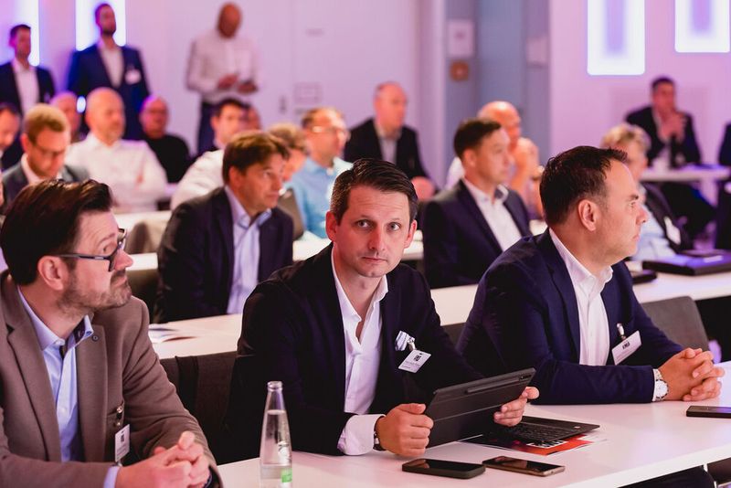 Der EMS-Tag 2024 in Würzburg bringt die Branche an einen Tisch, an dem Ideen und Lösungsansätze für Multikrisen diskutiert werden. (Bild: Stefan Bausewein)