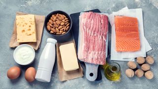 Abb.1: Der Fettgehalt von Lebensmitteln lässt sich mithilfe eines Fettanalysators schnell und einfach bestimmen. Der folgende Beitrag zeigt, wie zuverlässig die Ergebnisse eines solchen Gerätes sind.  (Bild: © bit24 - stock.adobe.com)