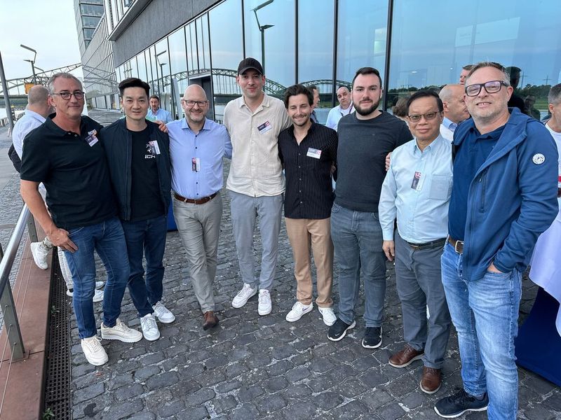 (v. l.) Peter Berkhout und Stanley Wong (Inno3D), Horst Günther (ZOTAC), Thore Bischoff (Galaxus) und Luca Franziscus (Digitec Galaxus), Tim Kolbert (Nvidia), Ken Ho (ZOTAC) und Florian Betz (Nvidia) (Bild: Vogel IT-Medien GmbH)