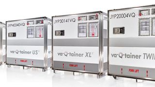 Alitalia und va-Q-tec haben eine Kooperation für den Transport von temperatursensiblen Waren abgeschlossen, die der italienischen Fluglinie die Anmiete von va-Q-tecs passiven Containern ermöglicht. (va-Q-tec)