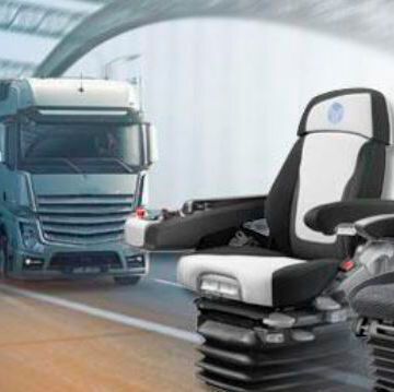 Früher wurden bei Grammer Störungen im Produktionsablauf manuell in Schichtbücher eingetragen. Heute setzt der Zulieferer der Fahrzeugindustrie auf eine digitale Betriebsdatenerfassung.(Bild:  FORCAM)