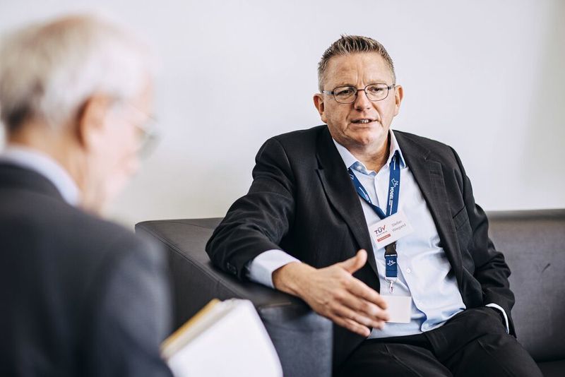 Stefan Wiegand vom TÜV Austria stellte sich den Fragen von konstruktionspraxis-Redakteur Jan Vollmuth.  (VCG)