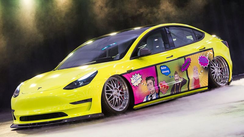 Spannend: Teslas beschleunigen die meisten Sportwagen locker aus – kein Wunder, dass sie auch getunt werden. (Bild: Messe Essen)