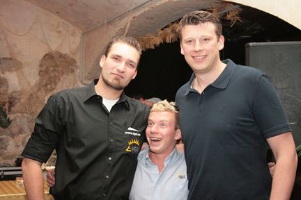 Benjamin Schantze (Igel) hatte Jan Duve (Igel) und Michael Neske (Konica Minolta) voll im Griff. (Archiv: Vogel Business Media)