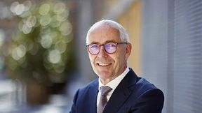 Bundeskanzler Friedrich Merz schickt sich an, eine Reise nach China zu unternehmen. DIHK-Präsident Peter Adrian sieht den Zeitpunkt als ideal an. Denn es gilt, einiges mit China, einem wichtigen Handelspartner für Deutschland, zu bereden. Hier einige Punkte dazu ... (Bild: DIHK / W. Schuering)