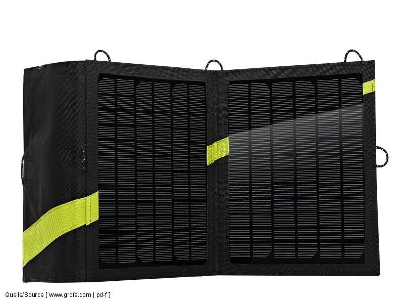 Die faltbaren mobilen Solarpanelen lassen sich sich einfach auf dem Rucksack befestigen und lädt Zusatzakkus oder Geräte direkt mit kostenlosem Ökostrom. (Quelle: www.grofa.com | pd-f)