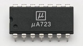 Universell:  Der µA723 steht für eine Ära, in der analoge Spannungsregelung mit wenigen externen Bauteilen flexibel an unterschiedlichste Anwendungen angepasst wurde. (Bild: Dall-E / KI-generiert)