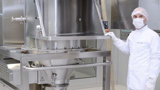 In a single step, the Delump Witt mills bulk goods that have hardened and formed lumps as large as 60 cm over time to finenesses of up to 200 µm. (Bild: Frewitt)