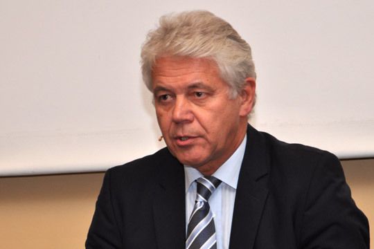 Hyundai-Deutschland-Chef Werner Frey kündigte an, dass er den Importeur verlassen werde. Er appellierte an die Händler, sich von der neuen Situation nicht verunsichern zu lassen. (Wehner)