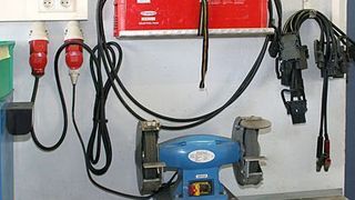 Constantia Teich hat in seiner Staplerwerkstatt das Batterie-Ladegerät Selectiva Plus 8050 von Fronius im Einsatz  Bild: Fronius (Archiv: Vogel Business Media)