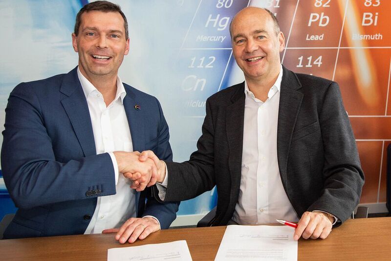 Markus Steilemann, Vorstandsvorsitzender von Sus Chem, und Friedrich Barth, Geschäftsführer von ISC3, bei der Unterzeichnung des Memorandum of Understanding. (ISC3 )