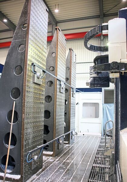 Großformatiges Fräsbearbeitungszentrum mit Nullpunktspannsystem für Schnellwechselkassetten. (Klaus Vollrath)