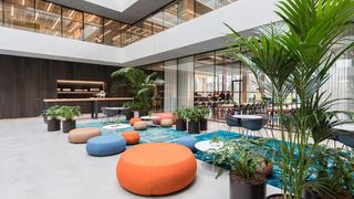 Das Design der AEB-Zentrale in Stuttgart soll Mitarbeitern mehr Freiräume ermöglichen. (AEB)