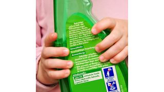 Vergiftungsgefahr durch Haushaltschemikalien – Für Kleinkinder birgt die blitzeblanke Wohnung auch gesundheitliche Gefahren (©Marco2811 - Fotolia.com)